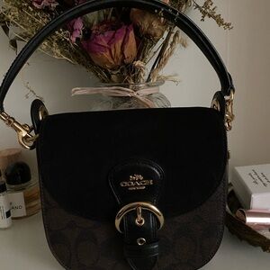 Flash sale •Coach • kleo bag